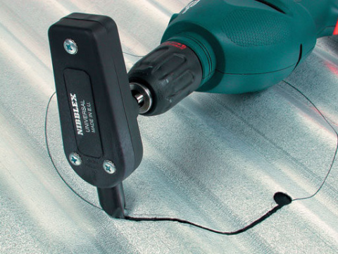 Чем резать профнастил